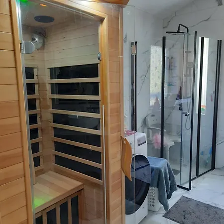 Rum i privatbostad In Paradis